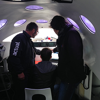 Yves Le Bleves avec la Team Great Circle avant le départ de la Transat Jacques Vabre